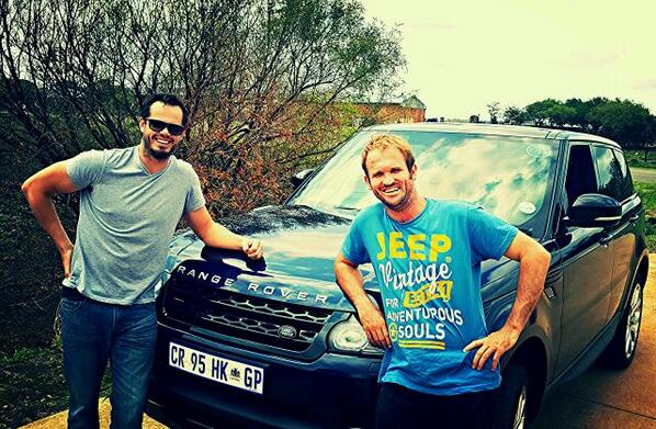 "<a href="/BokvanBlerkReal/">Bok van Blerk</a>: Dis ook net <a href="/RobbieWessels/">Robbie Wessels</a> wat met sy Jeep hemp by die @LandRoverZA dag opdaag... " <a href="/erikgouws2/">Erik</a>