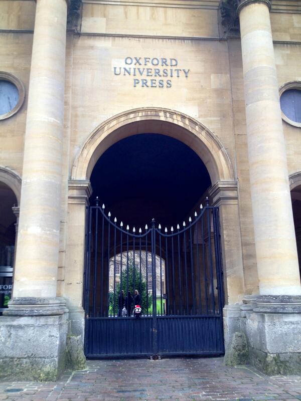 OxfordChildrens's tweet image. Dec 3rd - EEP EEP! Our newest member of staff arrives at the Oxford University Press front gates! #Seawigs #advent