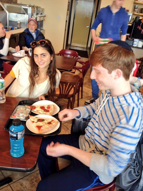 SARosher12's tweet image. Sophomore senior bonding #sarcw #pizzablock #blockblock #ruby @SARGevura10