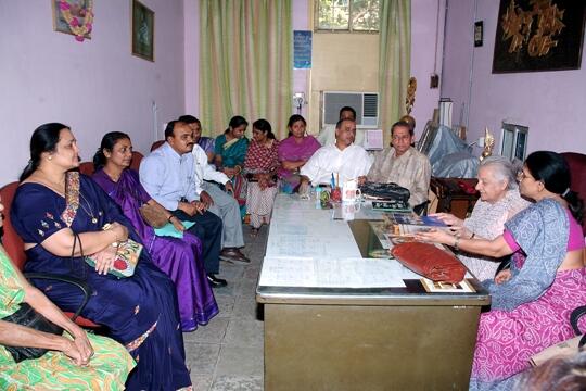 NeevMsw's tweet photo. Dr. Perin Zakaria with faculty members Neev 2005. #NEEV2014 #ReinventingDevelopment http://t.co/wEHAailf2S