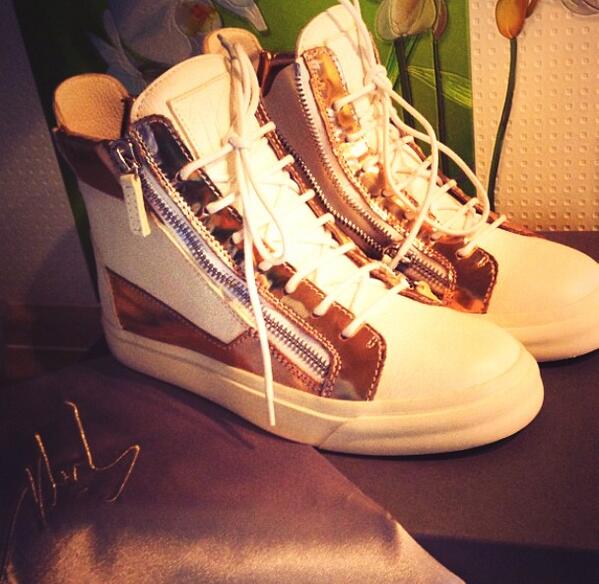 liamcoters's tweet image. #newshoes #love #guiseppezanotti #sneakers #addiction #fashionhero #fashionista #style #luxury #swag #swaggy #love