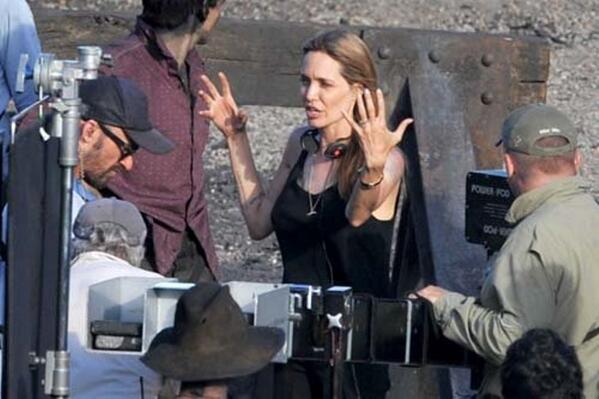 celebritybr's tweet photo. Angelina Jolie em mais um dia de filmagens de Unbroken
Leia em
http://t.co/fnZoAp7g0T http://t.co/620gUOjgj3