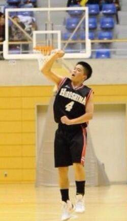 日本バスケ紹介bot 柳川幹也選手 井口中学校のガード 抜群のシュートセンス ドライブで得点を量産 全中では一試合51点を決めた 小学生の頃から元プロのコーチに指導を受け7号球で練習していたという これからの高校バスケを盛り上げることは間違い