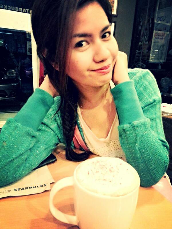 emjadsupercute's tweet image. Smile, the sexiest part of woman's body.. ;) wala ka pa sa mood nyan chong! @craftychiclet  #sampleedit #Aviary