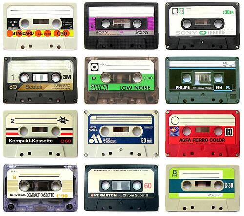 RetroVisor_Foto's tweet photo. Las cintas de cassettes virgen en las que grabábamos canciones directamente de la radio... | http://t.co/DShPEgV3fj http://t.co/1Di0cfkpNq