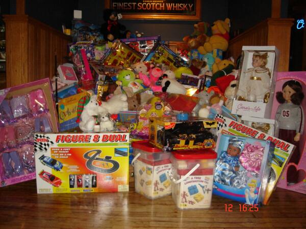 14TH Anual Blackfish Pub &amp; Elves Club Toy Lunch.  FREE LUNCH when you bring in a new unwrapped toy 10-4!!!