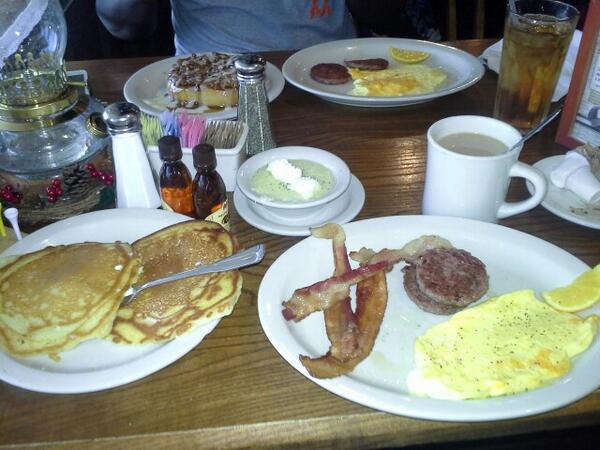 RioFreako's tweet image. Breakfast...... with #PuffTv #FreakO 
 @Bano_SG_Capo @TheSackKeeper