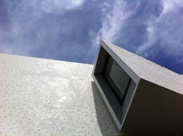 Peter_Colquhoun's tweet photo. Tonight the final show, best beach house count down. Sandcastles 10.10pm 7Two http://t.co/OKYPMOc03H