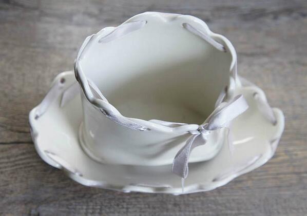 A place to put your makeup brushes and jewelry tinyurl.com/nx4fan9 #giftsforher #brooklyn