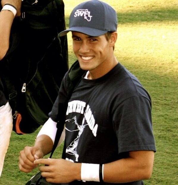 ManCandyWeek's tweet image. That smile tho&amp;gt;&amp;gt;&amp;gt;