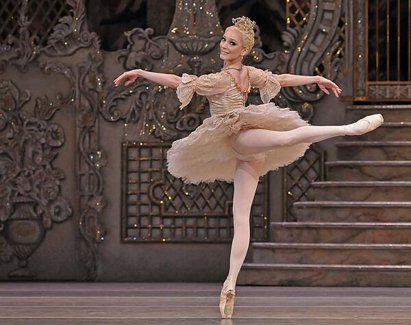 Be dazzled by Tchaikovsky's glistening score. The Nutcracker opens tomorrow at the @RoyalOperaHouse #socialcalendar