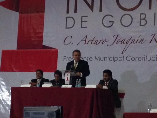mcar_c's tweet photo. El Secretario @Isidro_mr en el 1er Informe de Gobierno del C. Arturo Joaquín Ruiz http://t.co/RLlWycgpYp
