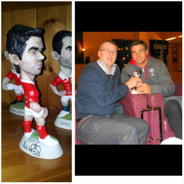 Diolch <a href="/mikephillips009/">Mike Phillips</a> for your time and for signing your Grogg.  <a href="/WorldOfGroggs/">Groggs</a>.  #Whitlandboys <a href="/pjenkins851/">Paul Jenkins old a/c</a>