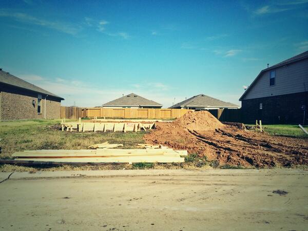 MeghannPfeffer's tweet image. It has begun #newhome #breakground #5210 #fossilstone