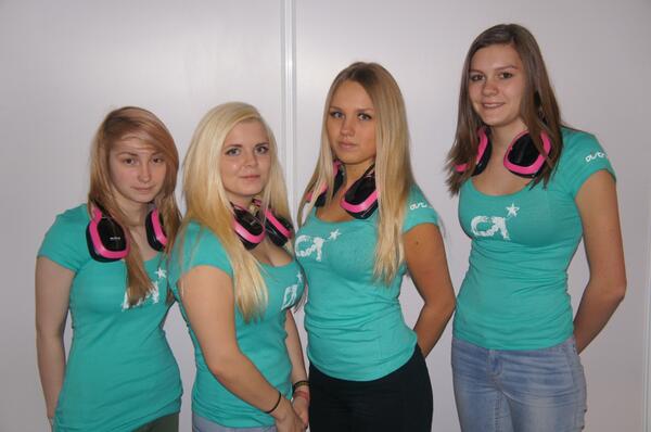 EclipseTeam_'s tweet image. Team picture taken at #i50 this weekend :) was nice to meet everyone! and we hope to see you all again soon!