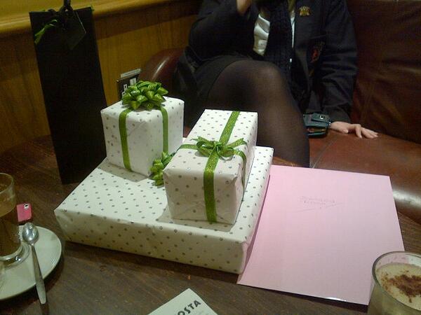 Thanks <a href="/emily_barrett96/">Emily Barrett</a>. @LaurenCash95 @hannahcarter95 for my pressies!! :D