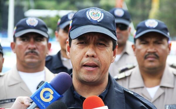 NestorLReverol's tweet photo. Director de la PNB, desplegó en vías rápidas del área Metropolitana de Caracas a 130 efectivos para patrullaje. http://t.co/tFF2GWgCye