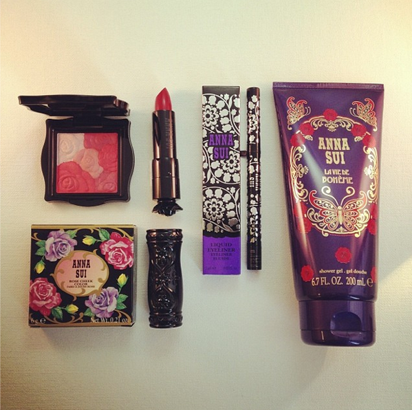 davelackie's tweet photo. Be sure to enter to win this Anna Sui Beauty wardrobe! To enter, follow @davelackie &amp; RT http://t.co/QpH0tr1PRJ