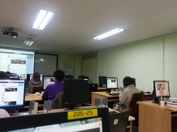 snsekorea's tweet photo. 수업중~~ http://t.co/gJv9hW38ON