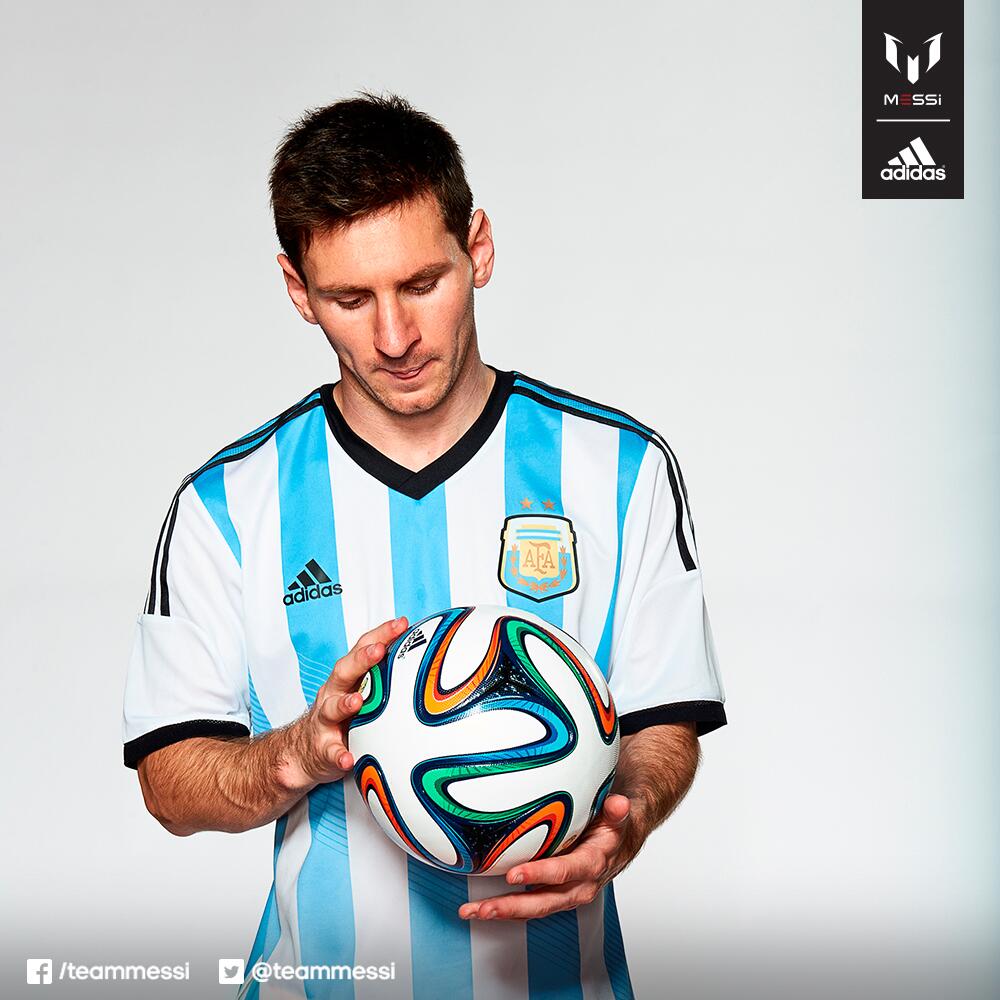 Messi on Twitter: "Leo da la bienvenida a @brazuca, el balón oficial del FIFA #allin or nothing. http://t.co/QXLjNtsRP0" / Twitter