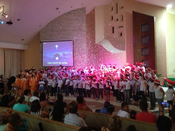 vilmandrade's tweet photo. Final da 2@ sessão da cantata de Natal no @cal_apv. Jesus foi exaltado!!! http://t.co/XUmxVEZrcf