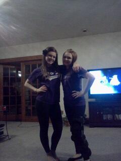 hopelizwright's tweet image. #tbt #sisters #sameclothes @grace_rader