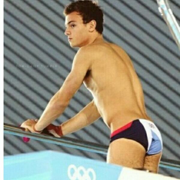 PrimaryBeats's tweet image. OMG: 10 Reasons Why People Think #TomDaley Is A Bottom!  primarybeats.com/funny/10-reaso…  This is so stereotyped &amp;lt;3
