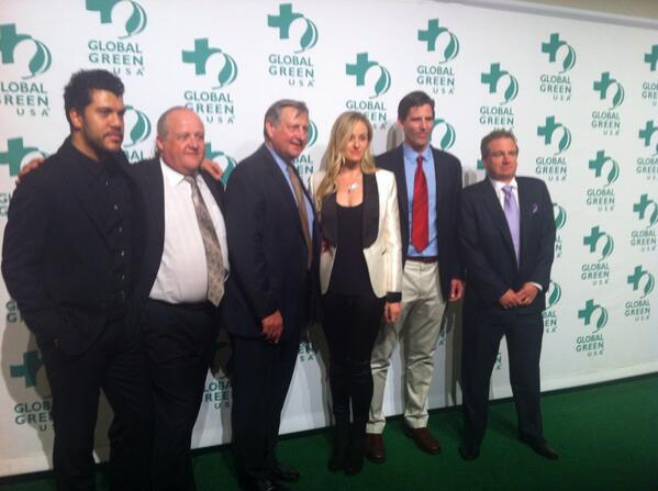 ActionCarting's tweet photo. @globalgreen The Green Carpet #GGNYC http://t.co/JxNOTRv1Wb