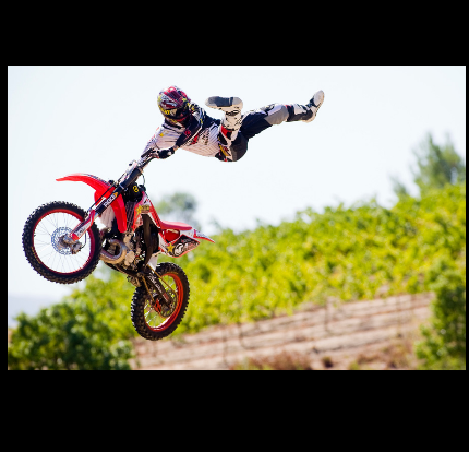 TeamOsirisShoes's tweet photo. @ronniefaisst This Men is crazy.! #Legend http://t.co/IlZcZed6jU