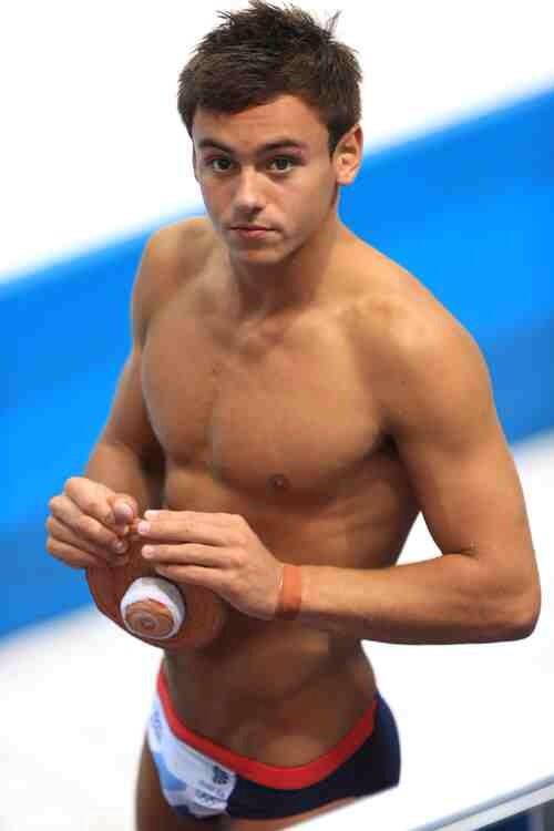 mencauseproblem's tweet image. 25 days of hot guys, gift numba 2 Tom Daley. I mean he can dive into my pool whenever he wants #TomDaley