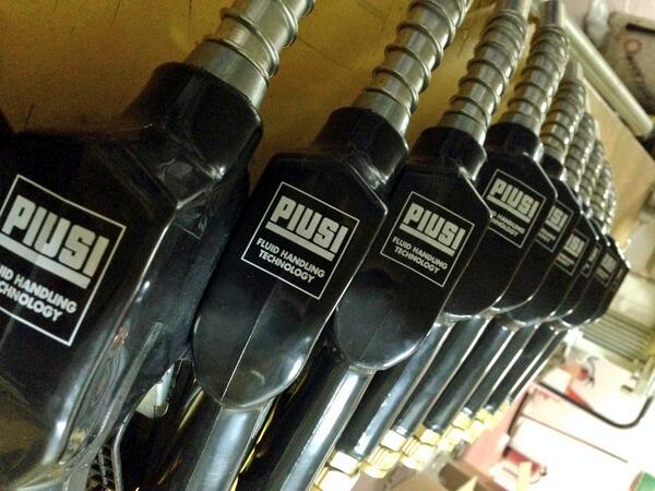MetGUECAOnLine's tweet photo. Pistolas automáticas para gasoleo, encuéntralas aquí http://t.co/yIoqSyMwxD http://t.co/wrf2Qi36aU