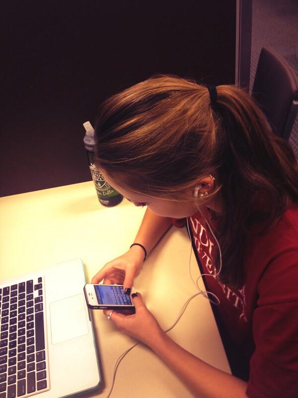 pinkiedepratto's tweet image. "@EmilyDorolek: @jackiemo39 hi http://t.co/qPC9s5dwCI" #2weird &amp;amp; #2funny