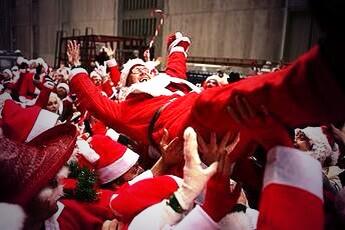 SantaPubCrawlSA's tweet photo. Oh yeah! Santa is gonna get carried away! http://t.co/qYWuKk1x6t