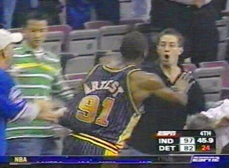 Jake_Me_Away's tweet photo. @SportsNation #YankeesSignNext the guy in Detroit who hit Ron Artest with beer http://t.co/AfQlfqVuA4