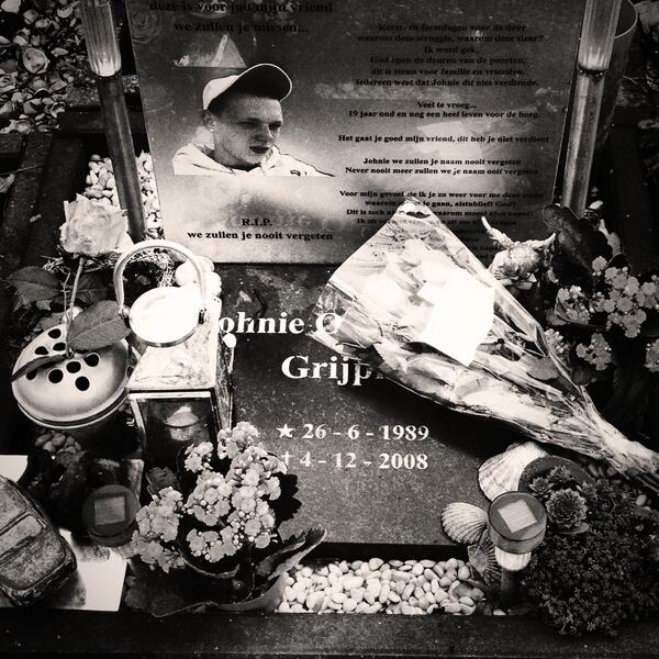 Sandraisdenaam's tweet photo. Still missing you everyday!  ⭐️🌹 http://t.co/si8aSPTULj