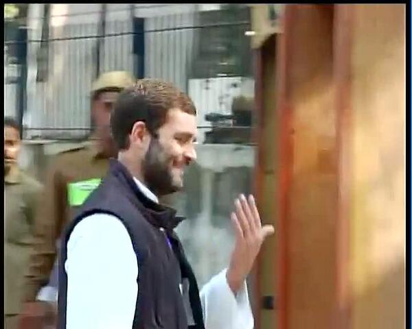 rachitseth's tweet photo. RT @WithCongress: Delhi Assembly Polls: Rahul Gandhi casts his vote. http://t.co/vwTnIYjSWE #Vote4Sheila
