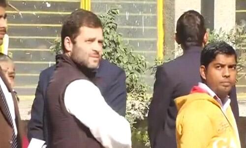 ndtv's tweet photo. Rahul Gandhi stands in queue to vote in the #Delhi polls. Live updates: http://t.co/viT12I5PHc  #DelhiVote http://t.co/e5Y7W6a3Ec