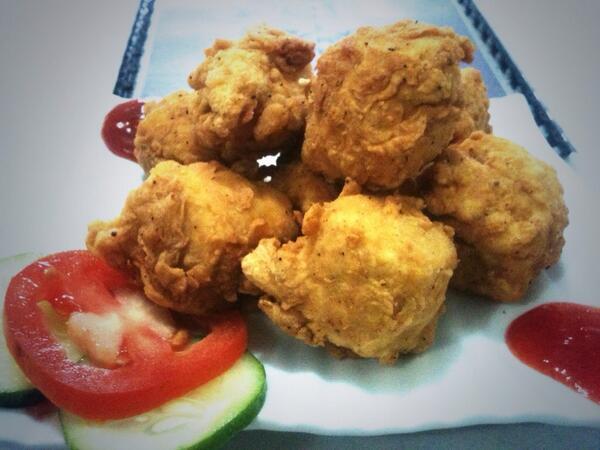 DENKIsnack's tweet photo. Ditemani es teh manis panas "TAHU CRISPY". Let's try it! Only at DOPE CAFE @dopecafearte http://t.co/KBq3tszbZo