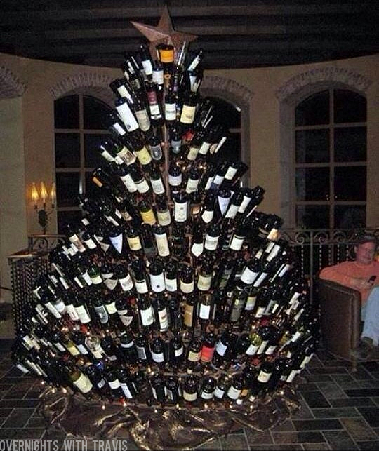 Nice pic of <a href="/JoanneLeaSmith/">Joanne</a> Christmas tree