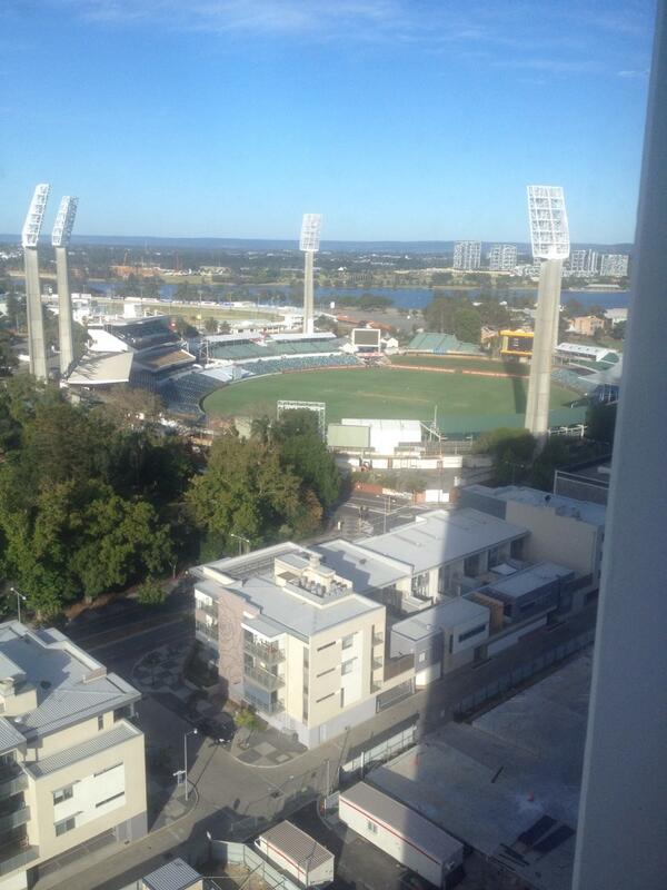 Haynsie75's tweet image. Seen worse views from a hotel room #WACA #lineandlength