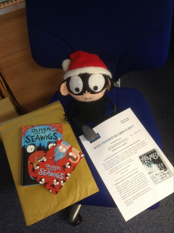 OxfordChildrens's tweet image. Dec 4th - Sea Monkey is working in the publicity office today, sending out #Seawigs &amp;amp; teasing new titles EEP! #advent