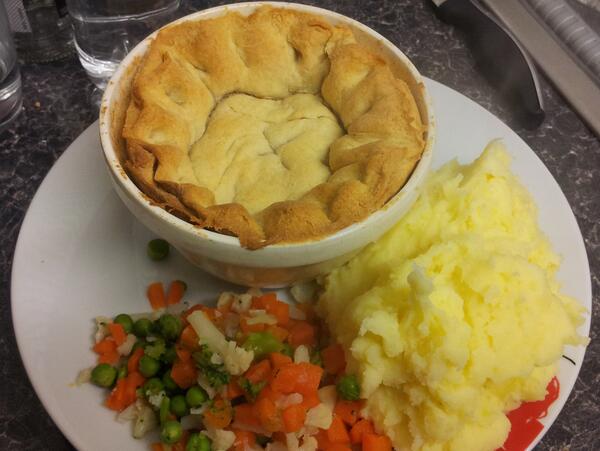 acloades's tweet image. My mrs loves me