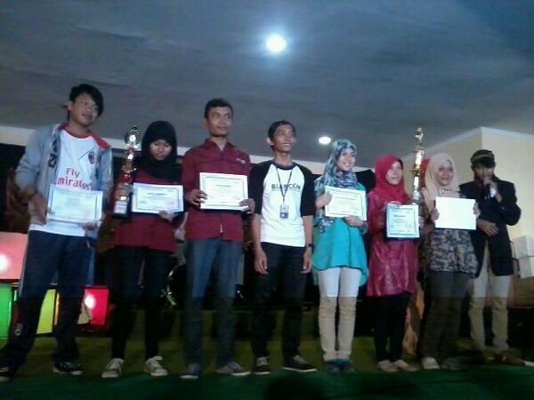 BLANCON2013's tweet photo. Inilah 2 tim debaters handal kita di BLANCON2013,selamat yaaaa :D #BLANCON2013 http://t.co/UlipW3p4DU