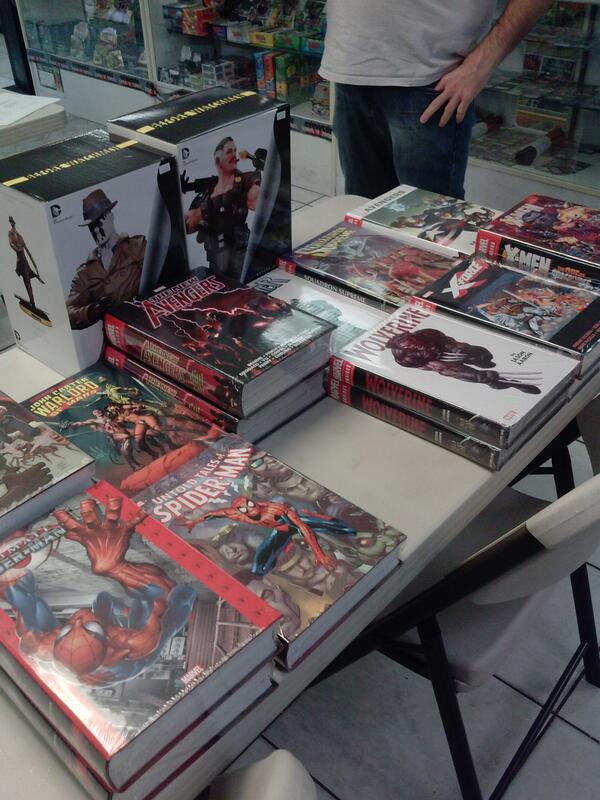 DockingBay941's tweet photo. Everything at this table Is half off! What a great deal! #Whatabargain http://t.co/i3dmoXWEDG