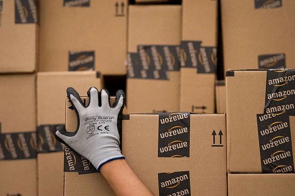 MyEndoShop's tweet photo. #CyberMonday broke consumption records, making it biggest ecommerce day in history http://t.co/1ZCkTsK5dO http://t.co/leDfz10lJv