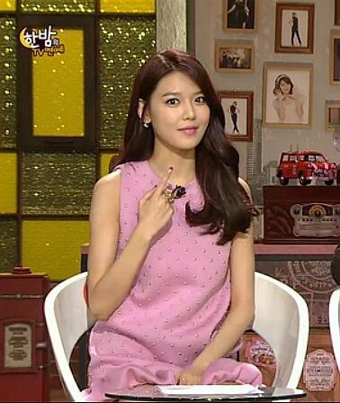 SooZarr's tweet photo. MC Sooyoung lol! *why you so cute hehe http://t.co/VdPm7mAEiL