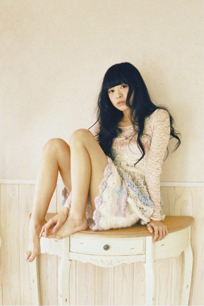 縷縷夢兎 永井亜子ちゃん着用 マフラー 買えれ