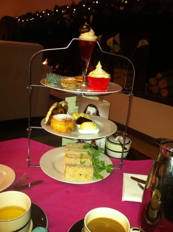lear_simon's tweet image. Afternoon tea with wifey....