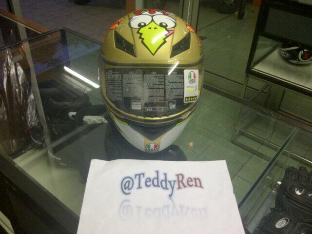 Terjual Helm AGV k3 dan GP-tech harga MIRING ukuran 