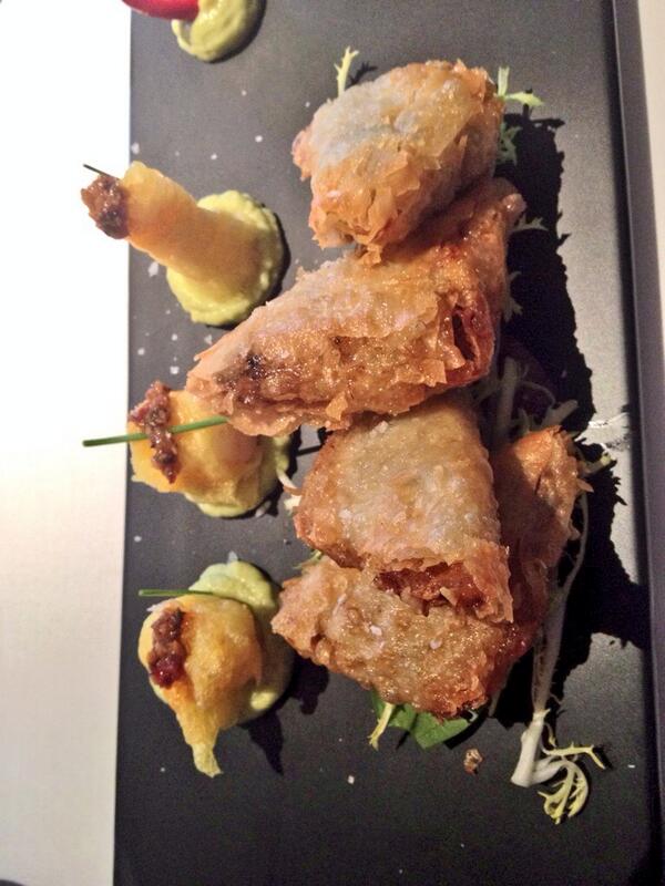 DDWLSQ's tweet photo. Seafood empanadillas anyone? Come and try our new lunch menu incl a glass of Cava for £24.50! @aqualondon #spanish http://t.co/zgDEIjSGBb